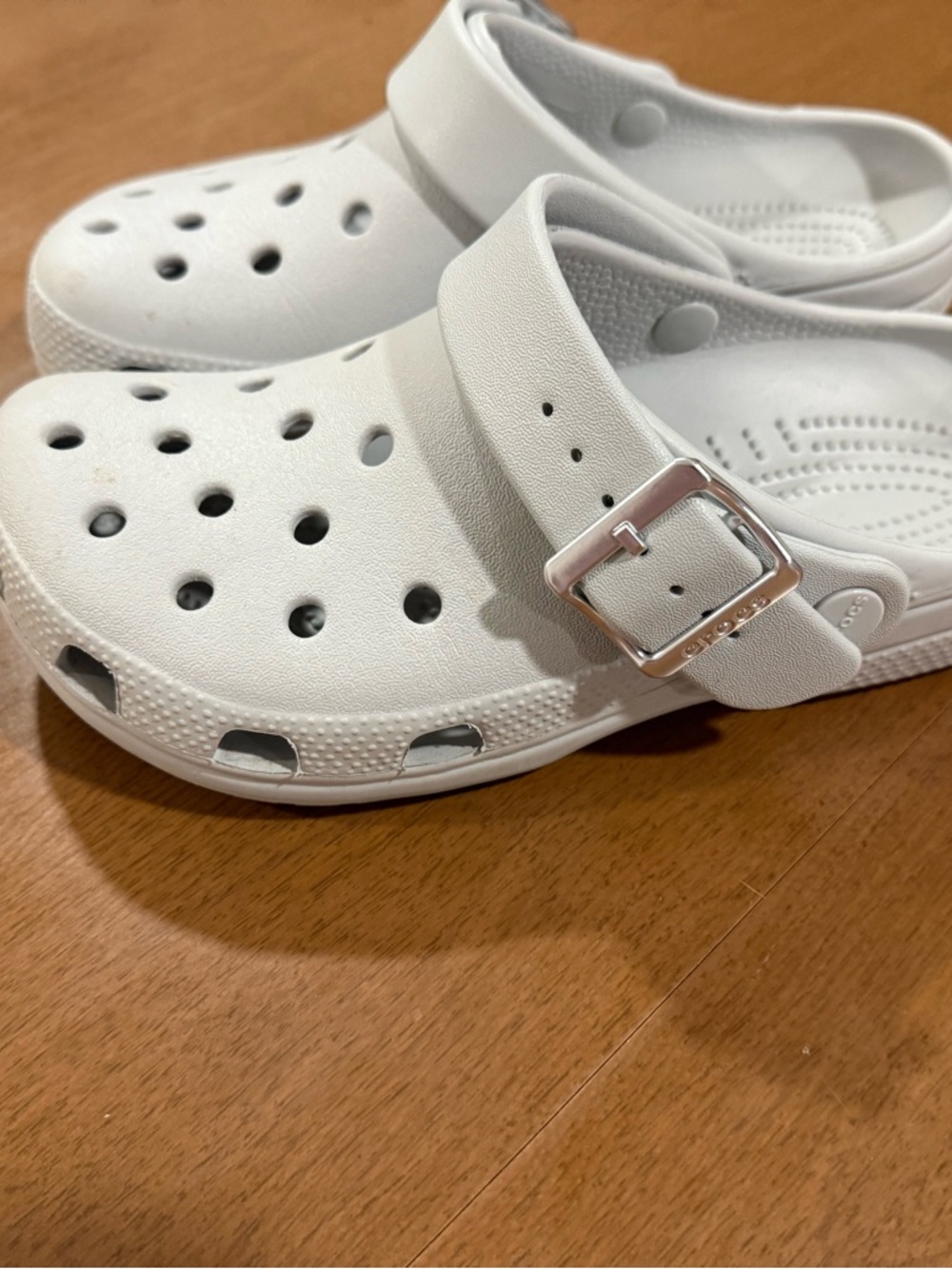Crocs Metallic Buckle Crocs Grey